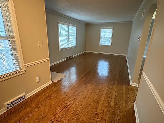 2nd image of 5207 W 51st St