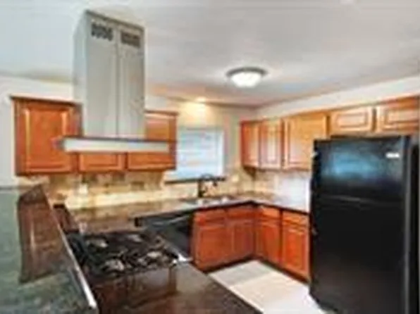 73 S Waxberry Rd, Spring, TX 77381