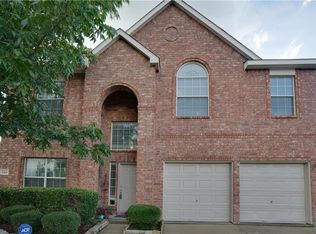 1107 Red Robin Dr, Aubrey, TX 76227
