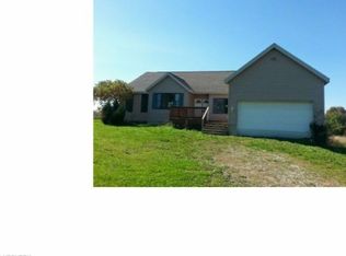 9006 Clay St, Montville, OH 44064