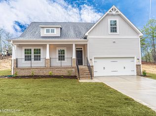 4324 Carthage Rd, West End, NC 27376
