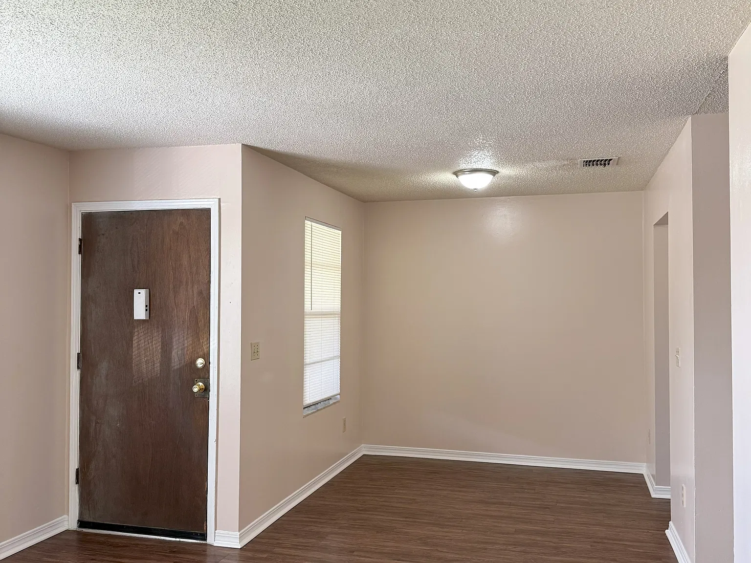 460 Crabapple Court - B — Photo 3