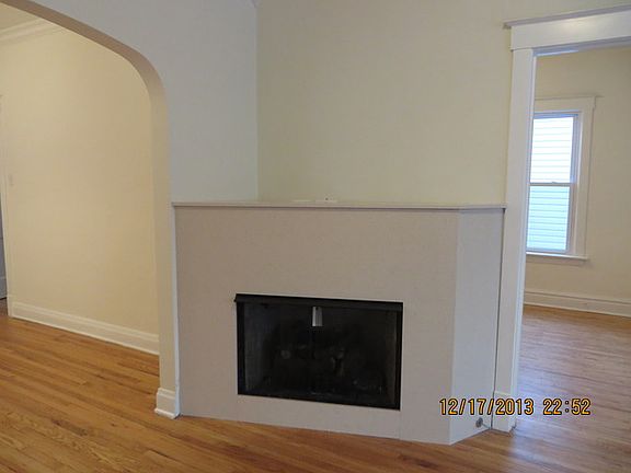 5th image of 5447 W Warwick Ave