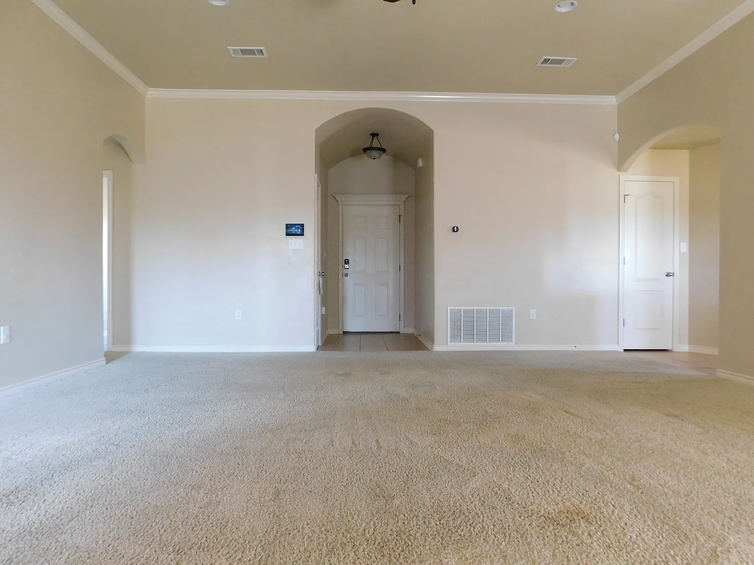4 bed, 1826 sqft, $1,695 — Photo 4