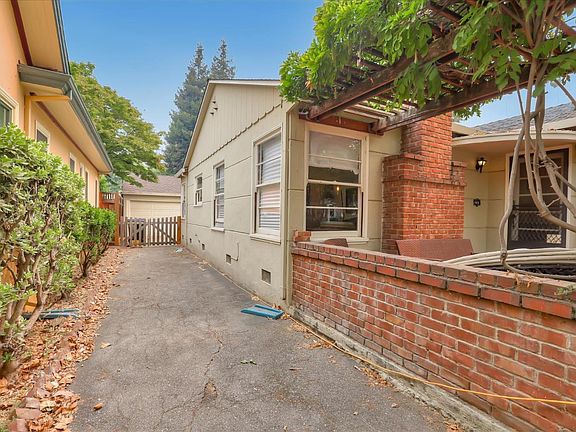 3rd image of 1472 Sierra Ave