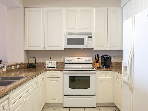 3rd image of 60 Surfview Dr #804