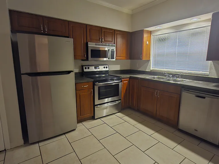 11710 Wesson Cir W — Photo 3