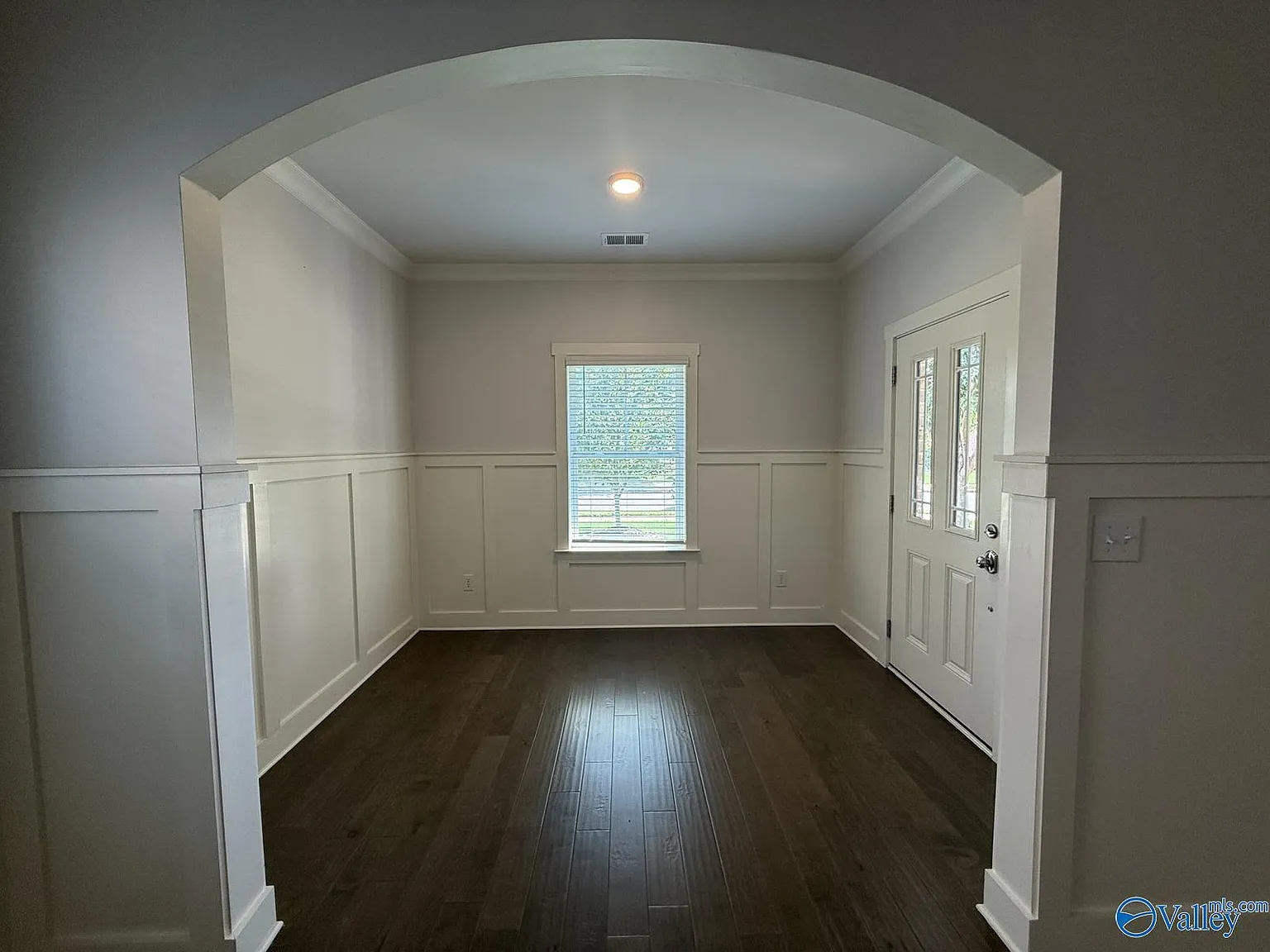 4 bed, 3.0 bath, 2762 sqft, $2,500 — Photo 2
