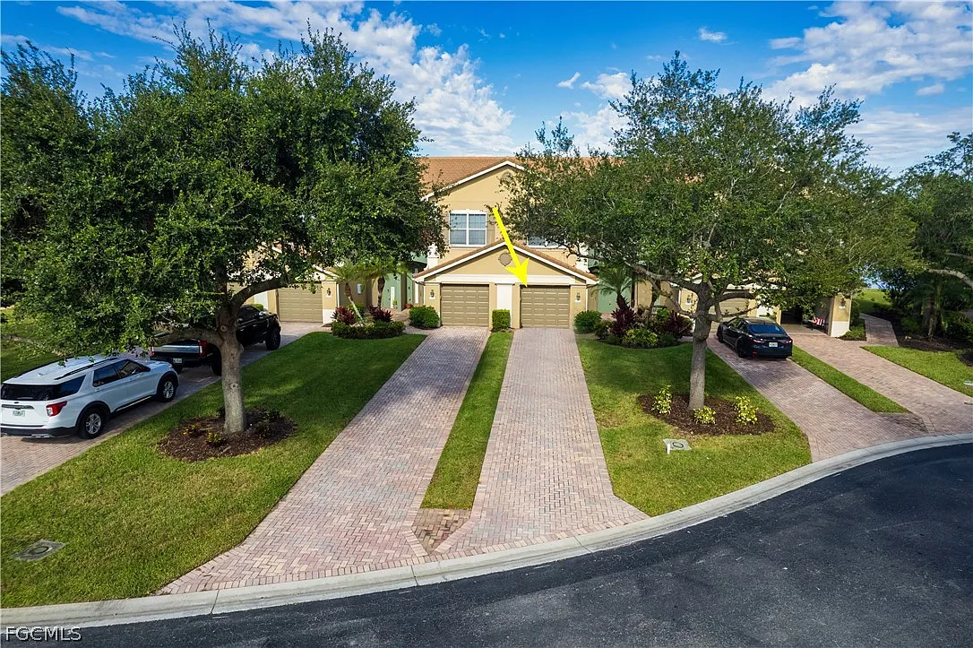 3 bed, 2.5 bath, 1833 sqft, $5,500 — Photo 1
