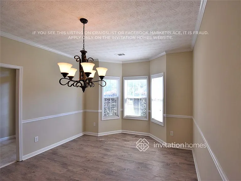 312 Glouchester Dr — Photo 7