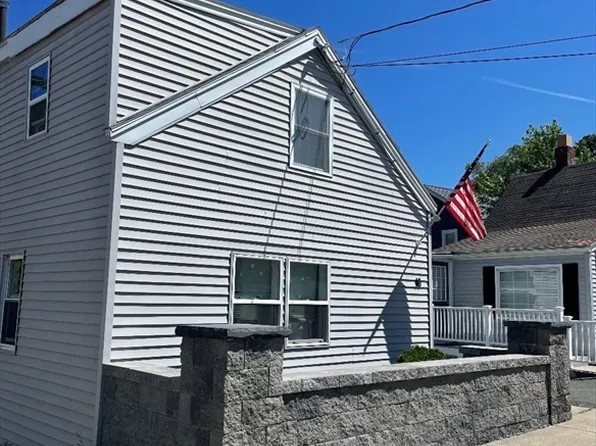 16 Lynn St, Peabody, MA 01960