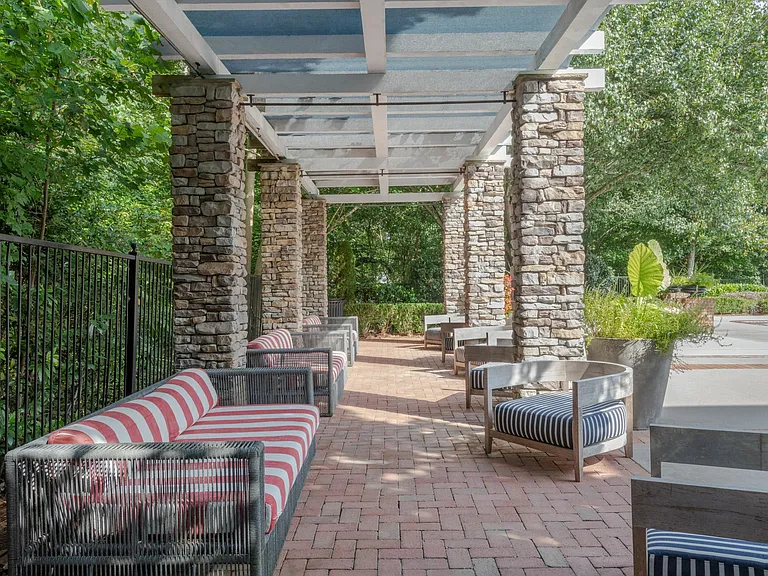 The Hartley - Outdoor Lounge
