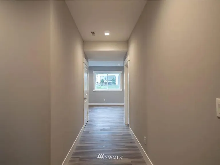 4815 S 164th St — Photo 3