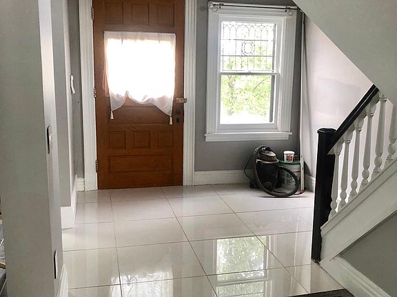 5th image of 633 Breckenridge St