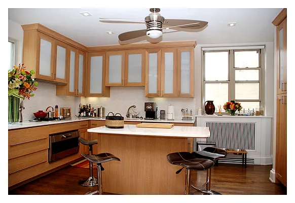 Rented by Stonehenge NYC LLC | media 35