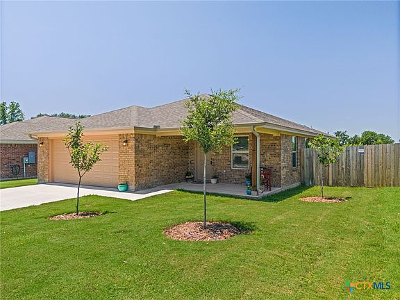 2nd image of 905 Blane Cir