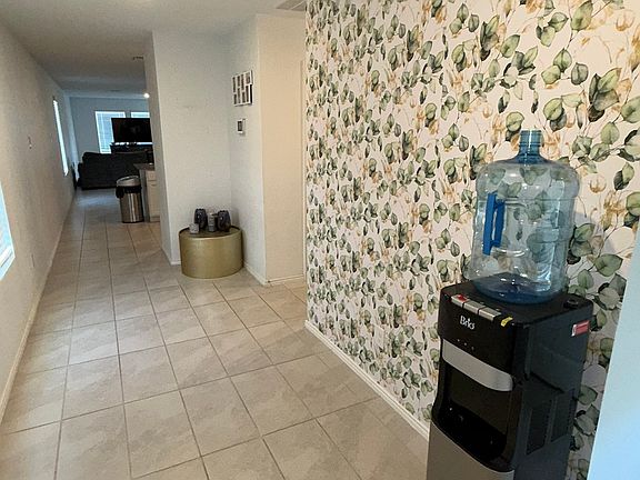 4th image of 202 Wheatgrass Ln