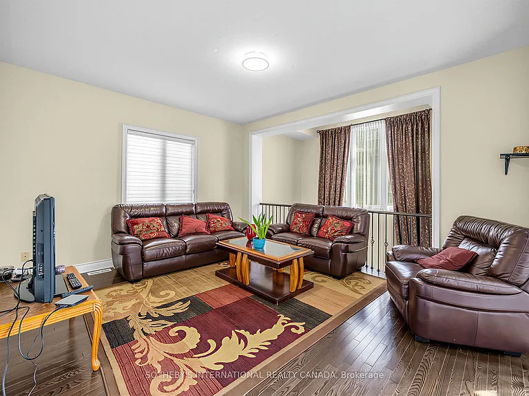 54 Kelways Cir #UPPER — Photo 19