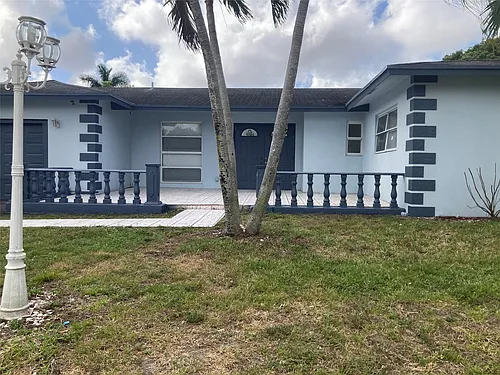 6230 SW 4th Pl Photo 1