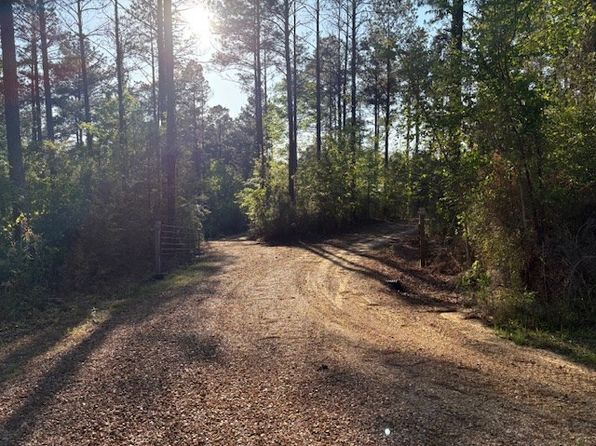 2013 Forest Rd, Hazlehurst, MS 39083