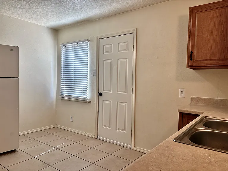 3525 Vail SE - A — Photo 10