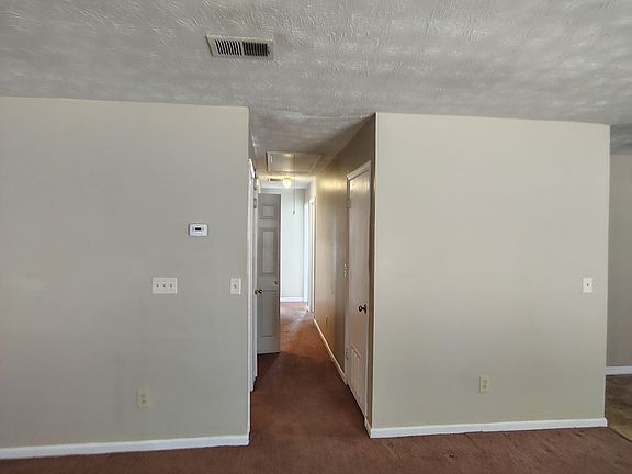 4th image of 132 Sandalwood Cir #132