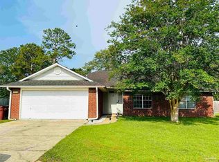 5729 Dove Dr, Pace, FL 32571
