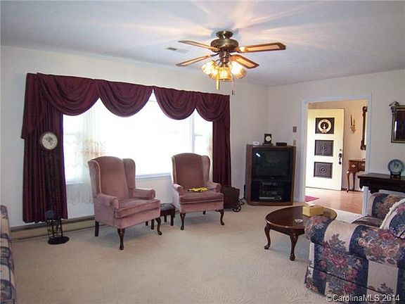 5th image of 103 Debby Dr