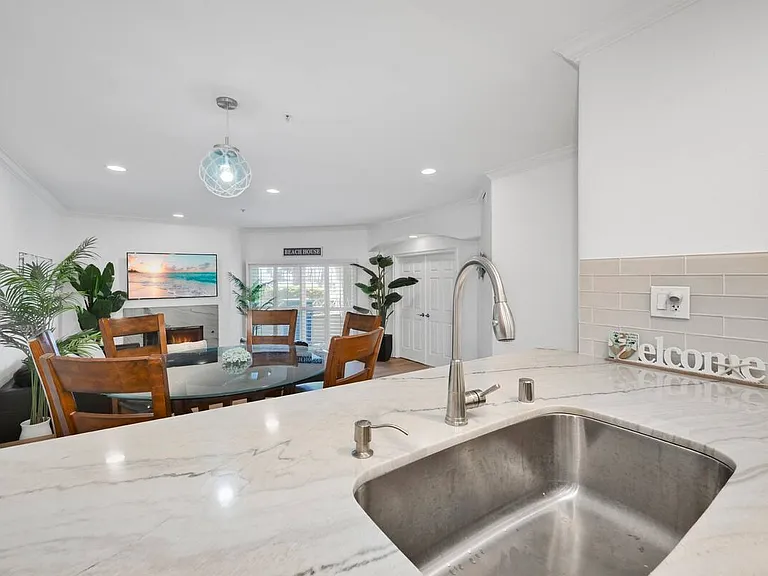 900 Pacific Coast Hwy #111 — Photo 16