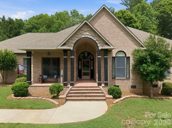 1705 29th Avenue Pl NE, Hickory, NC 28601