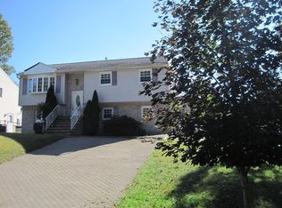 22 Carteret Rd, Hopatcong, NJ 07843