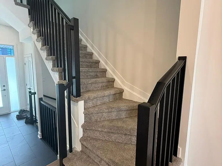 92 Longworth Ave — Photo 3