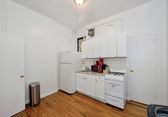 3rd image of 400 W 47th St APT 2A