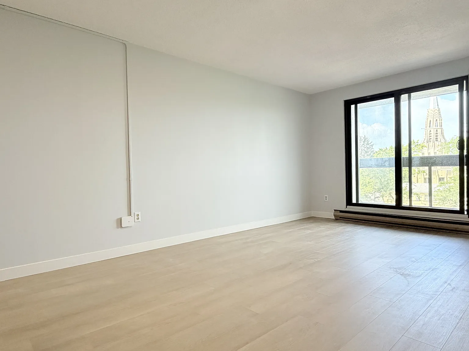 1 bed, $1,332 — Photo 4