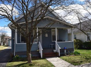 16 S Louis St, Fords, NJ 08863