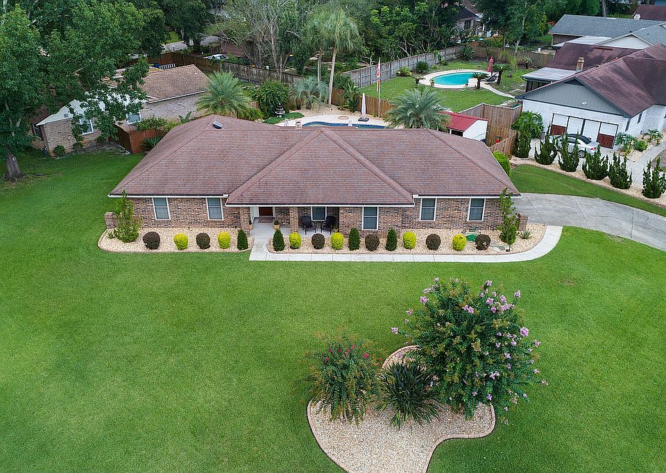 1st image of 3961 Moss Oak Dr