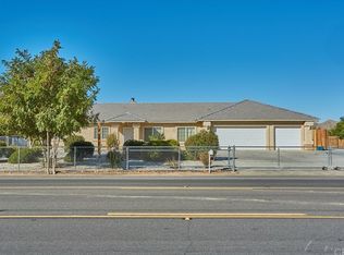 15230 Navajo Rd, Apple Valley, CA 92307
