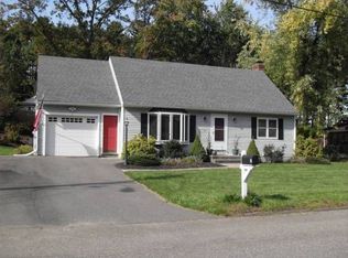 7 Lynn Ann Dr, Holyoke, MA 01040