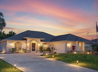 1149 SE Cambridge Dr, Port Saint Lucie, FL 34952
