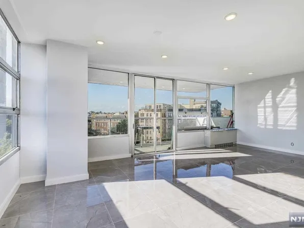 6050 Kennedy Blvd E APT 6G, West New York, NJ 07093
