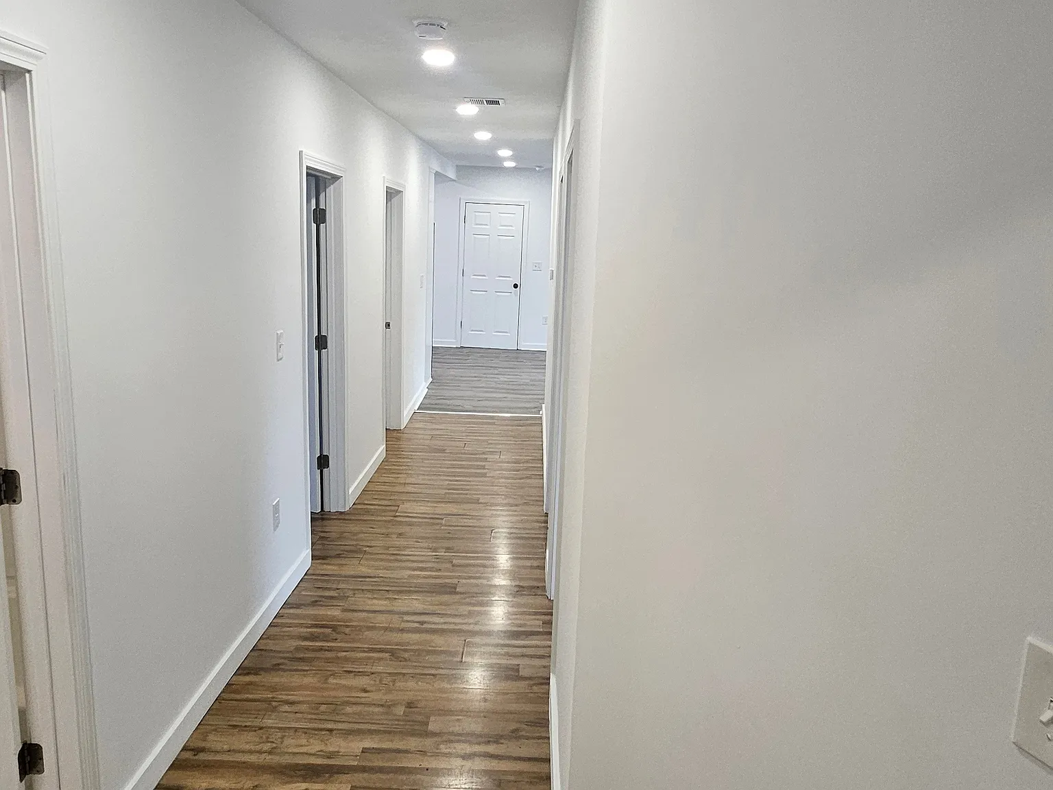 4 bed, 1500 sqft, $2,600 — Photo 2