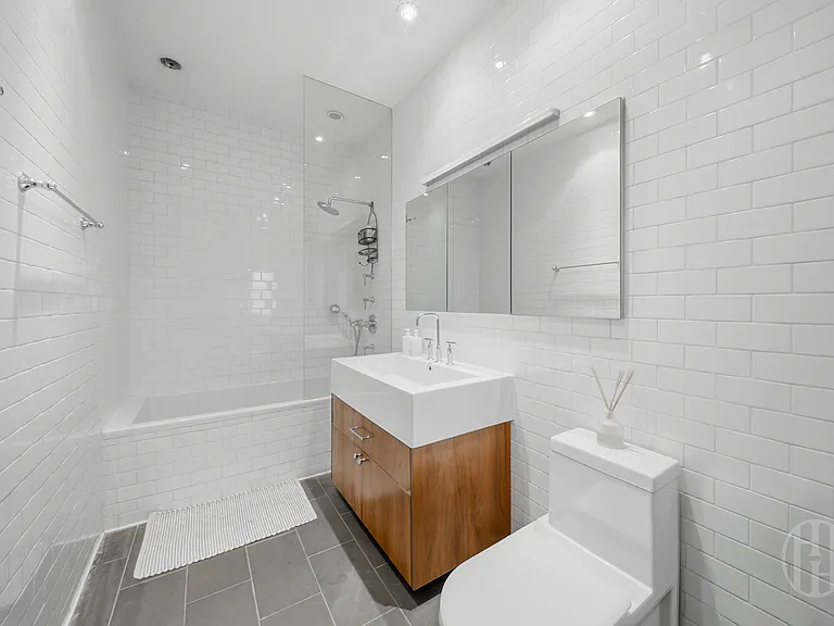241 W 36th St #10R — Photo 8