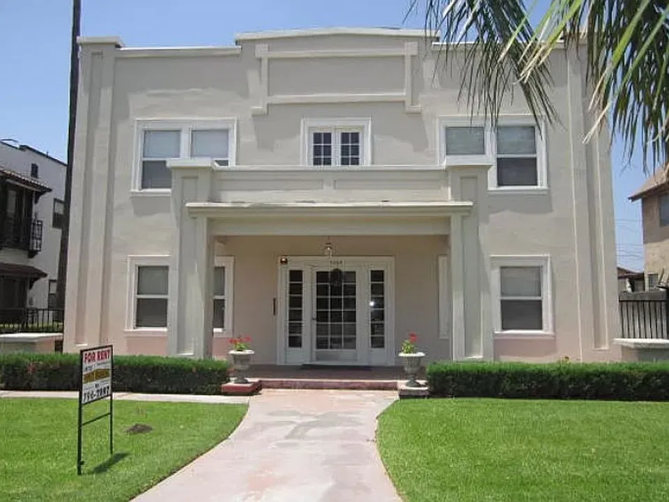1065 La Cadena Dr