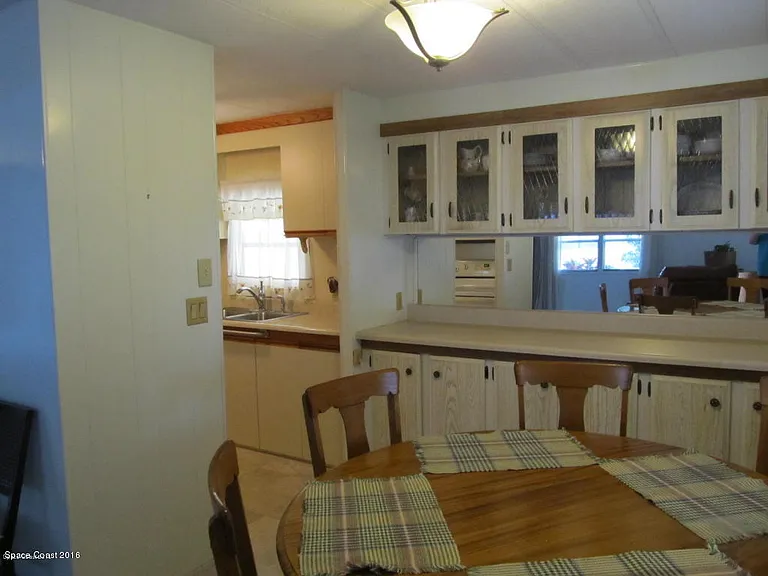 331 Holiday Park Blvd NE — Photo 9