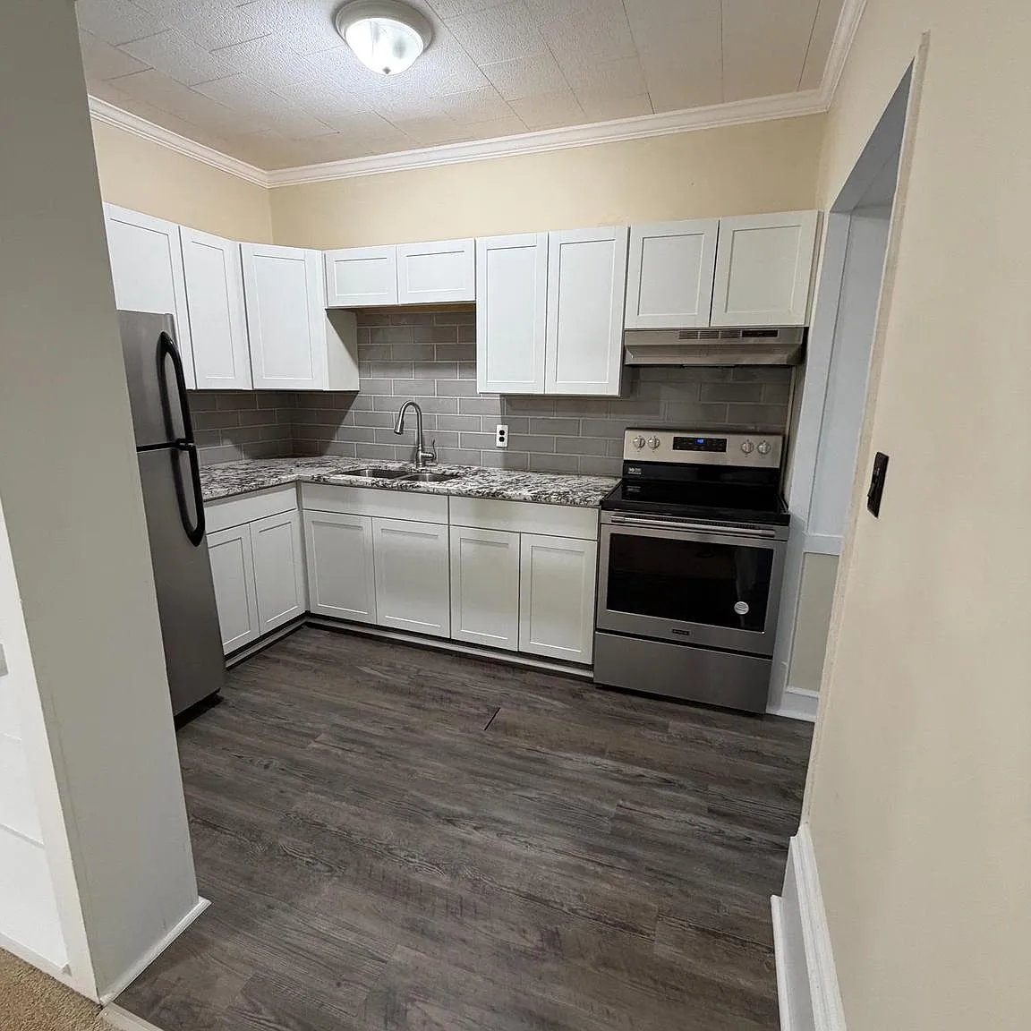 1 bed, 2058 sqft, $1,300 — Photo 1