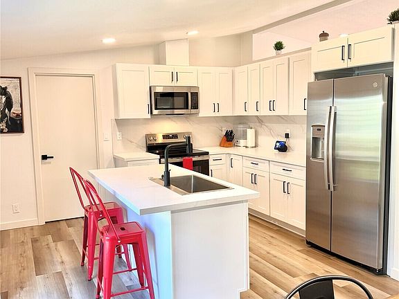 5th image of 1314 Whitney Avenue
