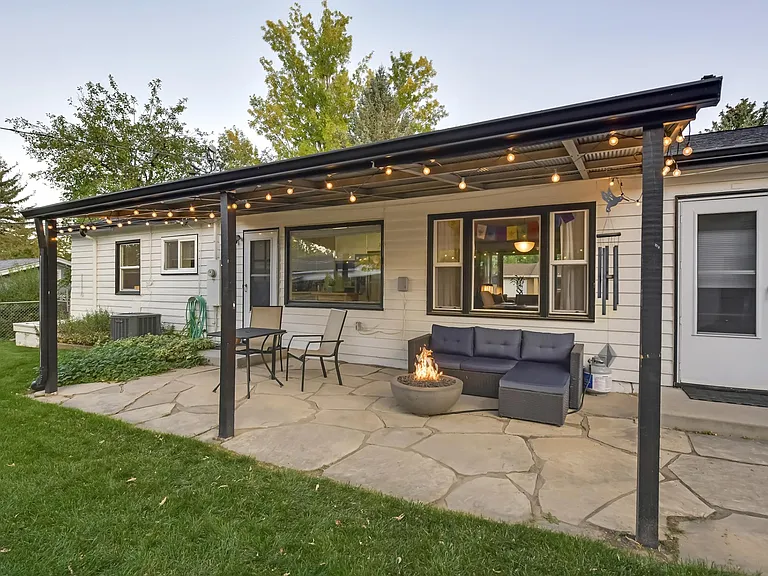1102 N Star Dr — Photo 1
