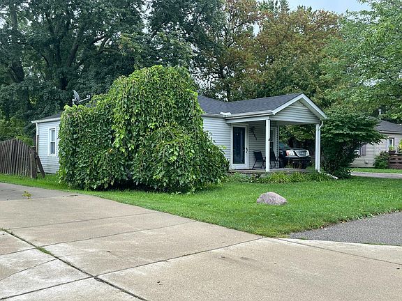 3rd image of 3211 Crooks Rd