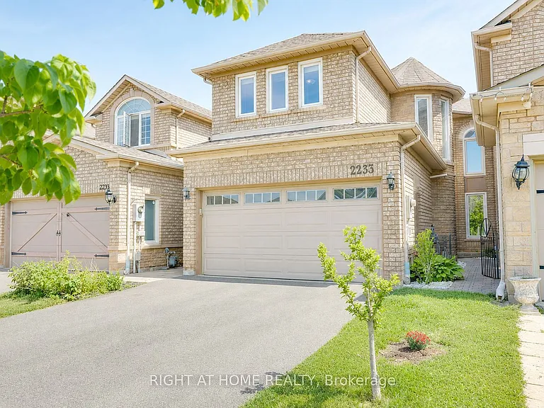 2233 Rockingham Dr — Photo 2