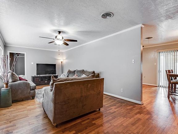 5th image of 501 Park St